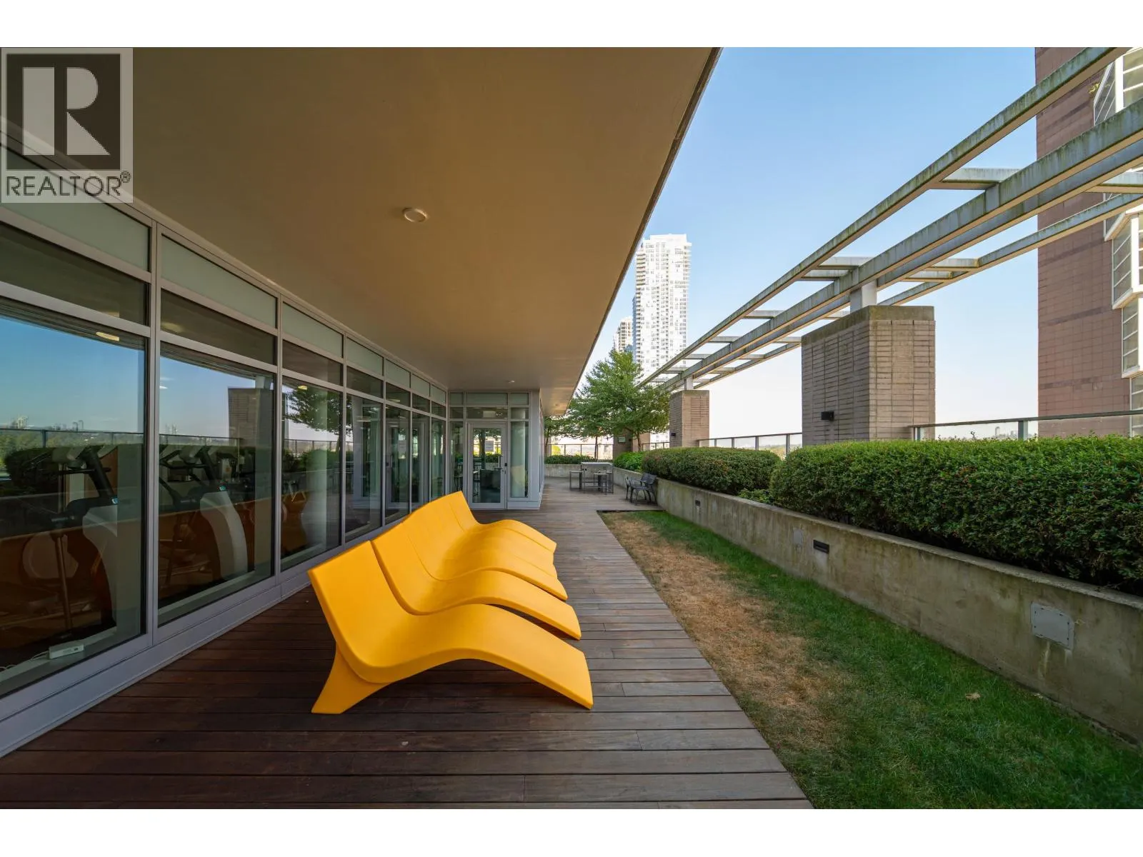 1709 988 QUAYSIDE DRIVE