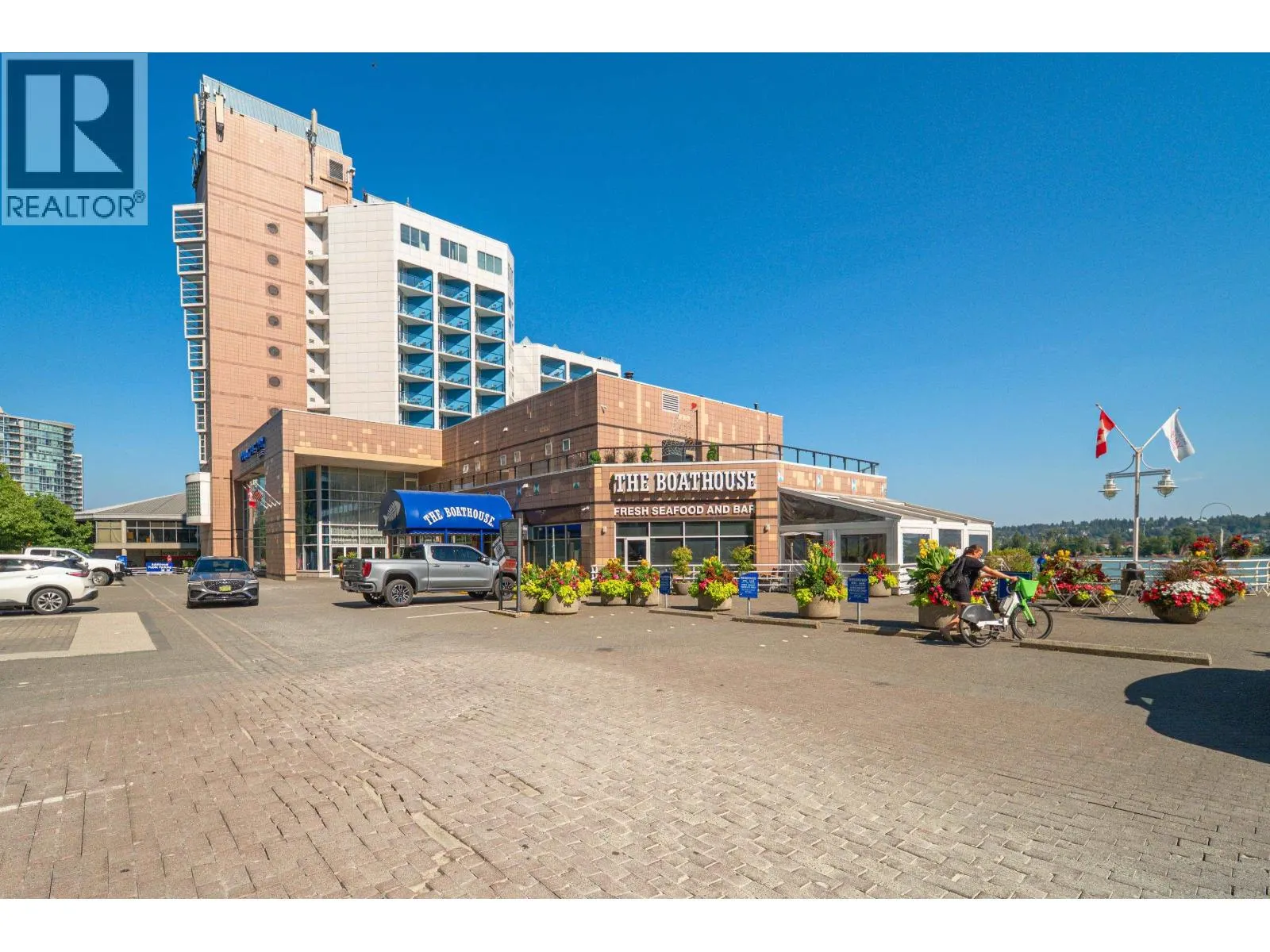 1709 988 QUAYSIDE DRIVE
