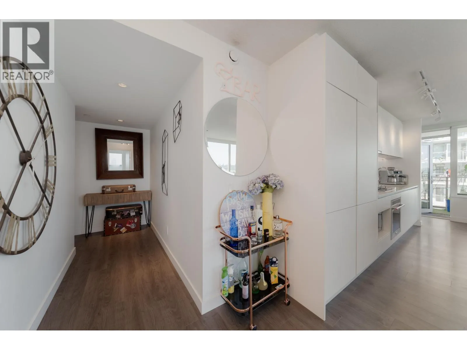 1709 988 QUAYSIDE DRIVE