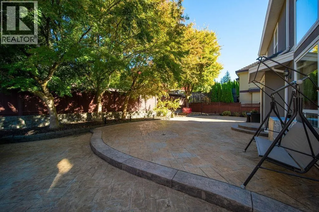 246 PARKSIDE DRIVE