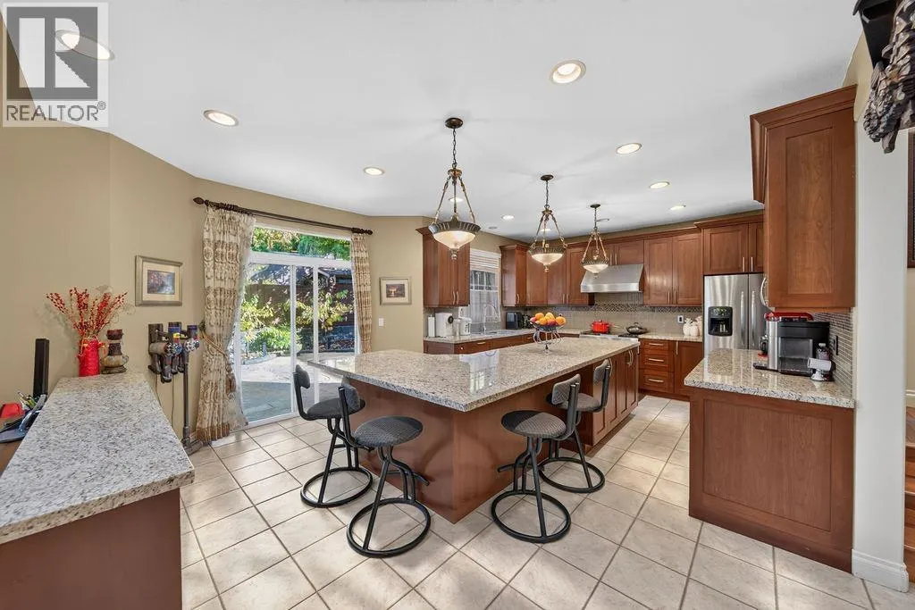 246 PARKSIDE DRIVE