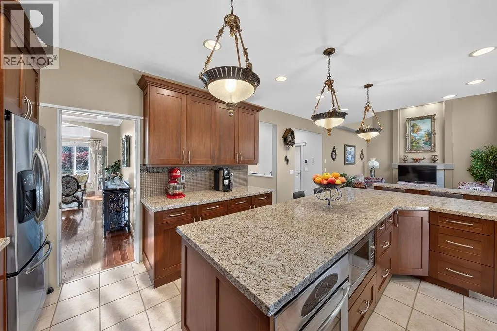 246 PARKSIDE DRIVE