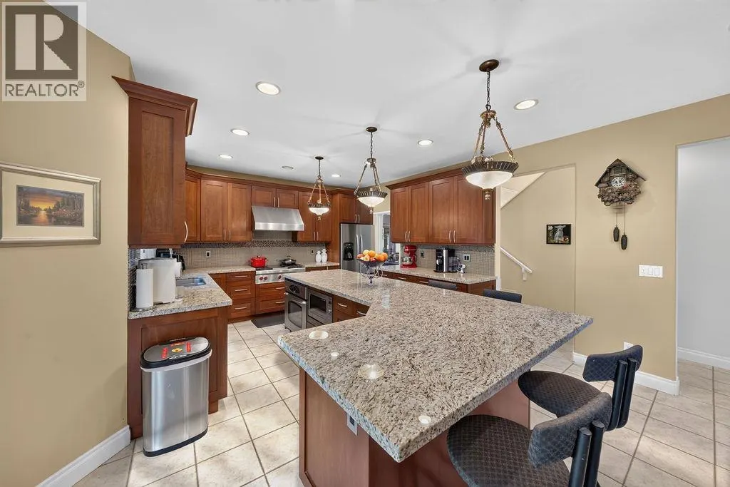 246 PARKSIDE DRIVE