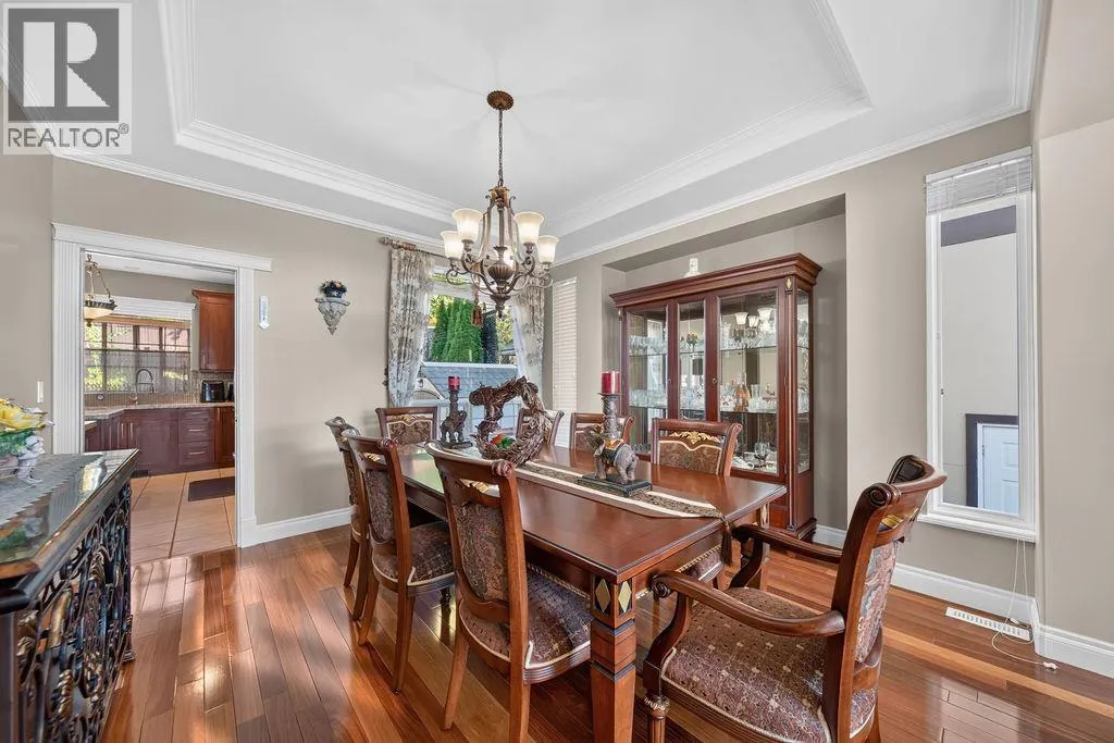 246 PARKSIDE DRIVE