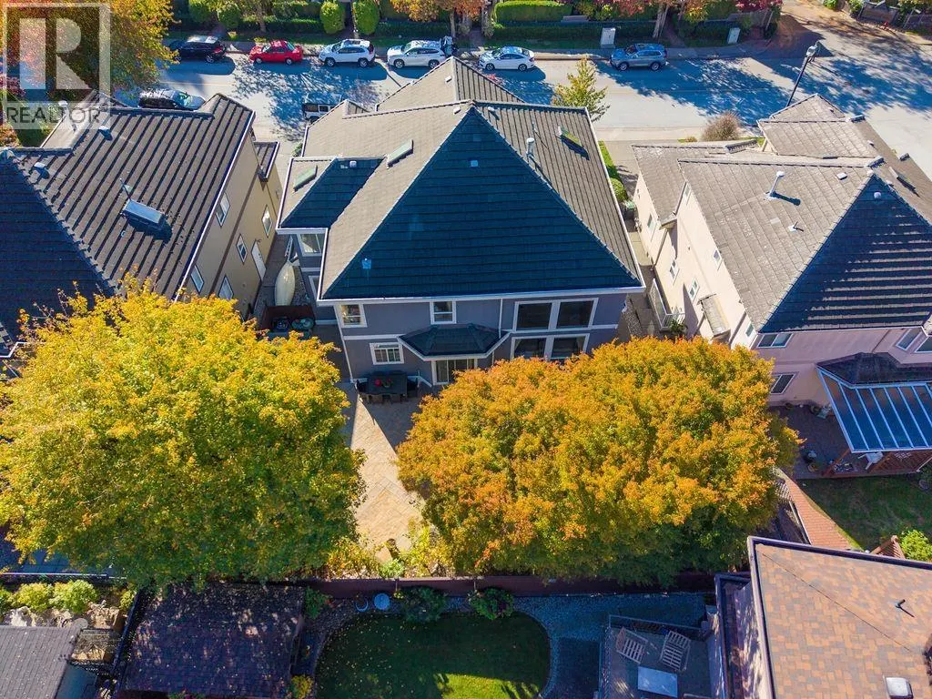 246 PARKSIDE DRIVE