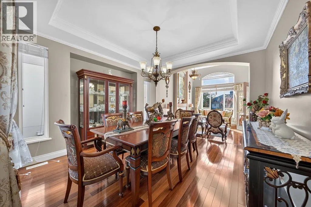 246 PARKSIDE DRIVE