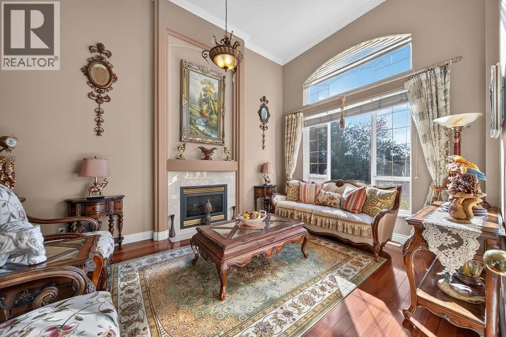246 PARKSIDE DRIVE