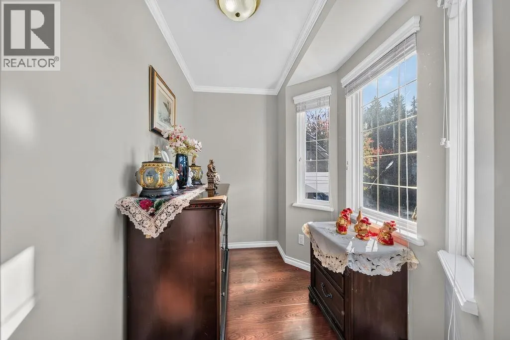 246 PARKSIDE DRIVE