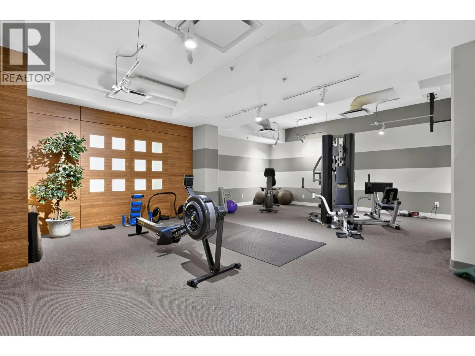 314 2268 W BROADWAY