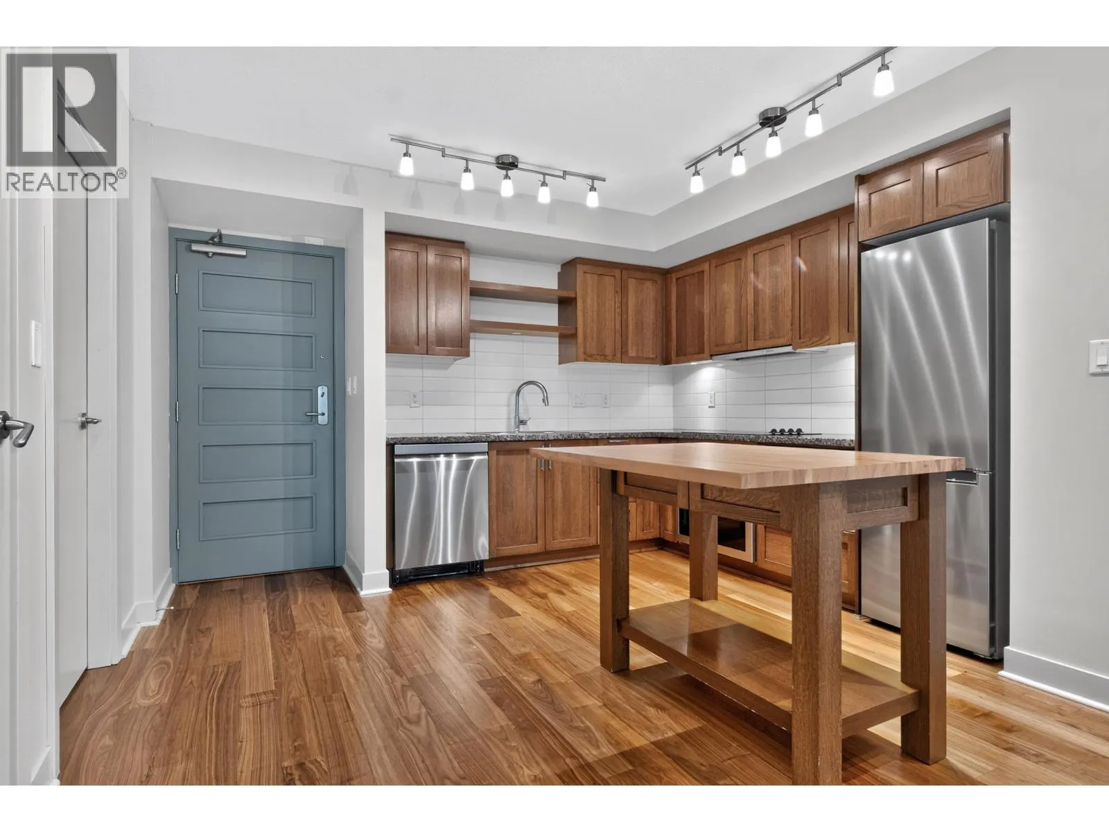 314 2268 W BROADWAY