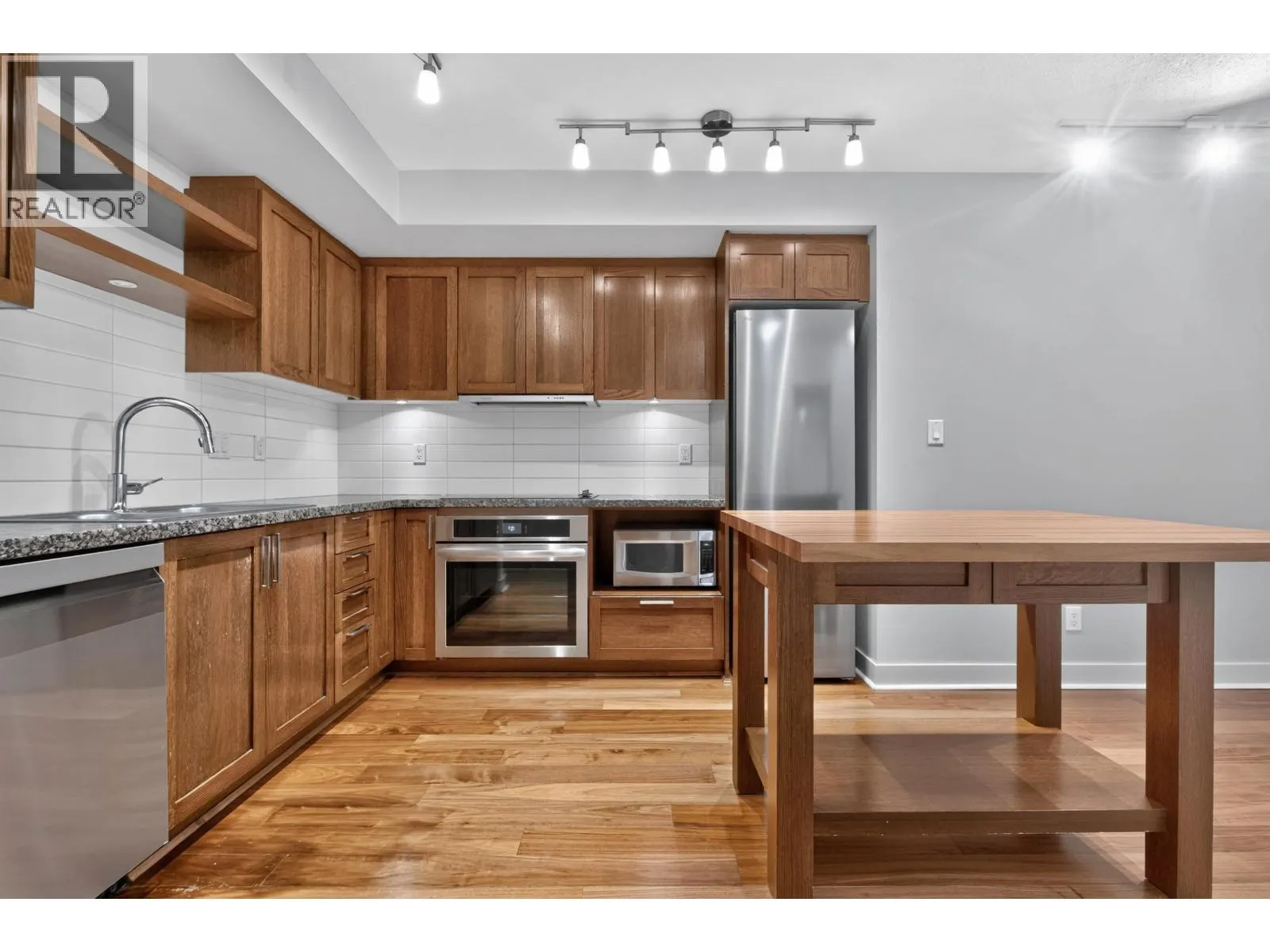 314 2268 W BROADWAY