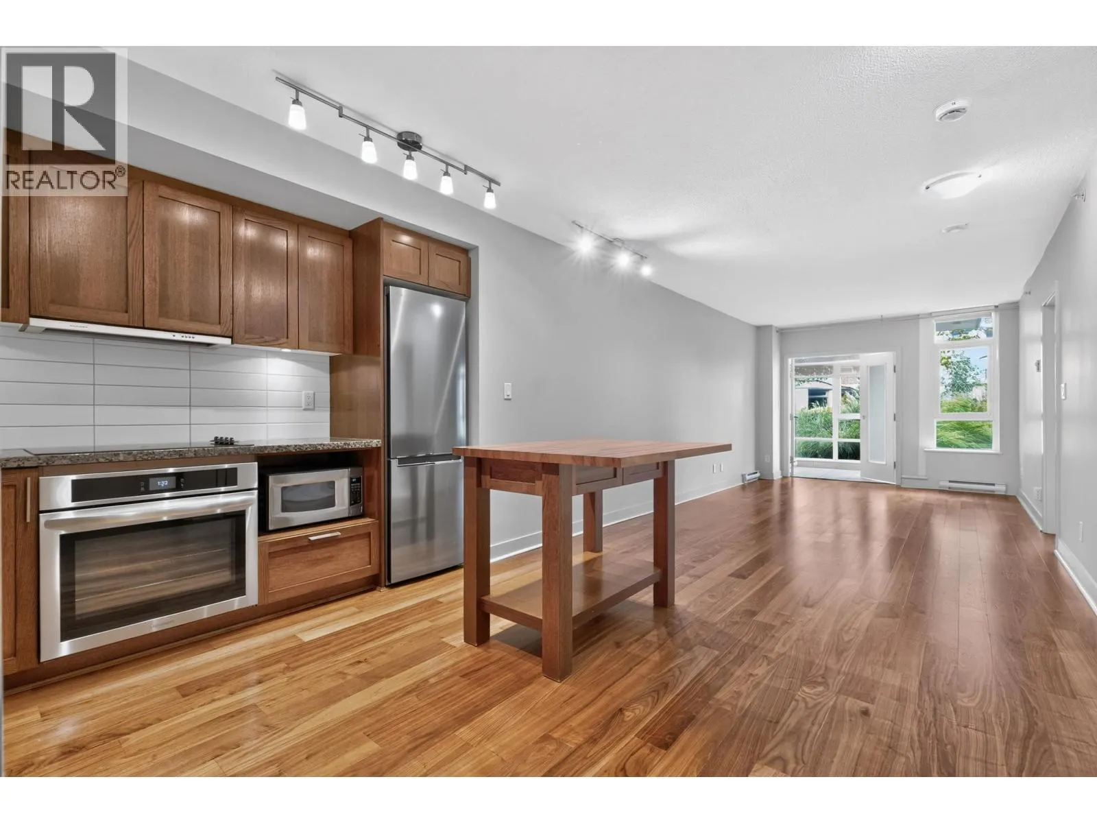 314 2268 W BROADWAY