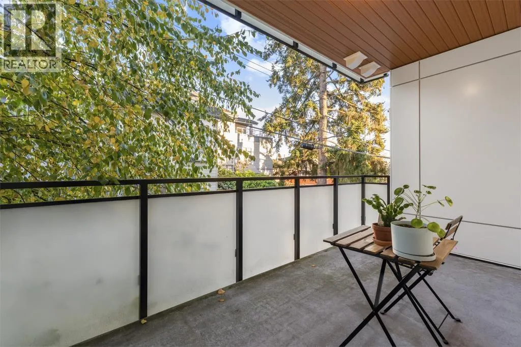 206 7878 GRANVILLE STREET