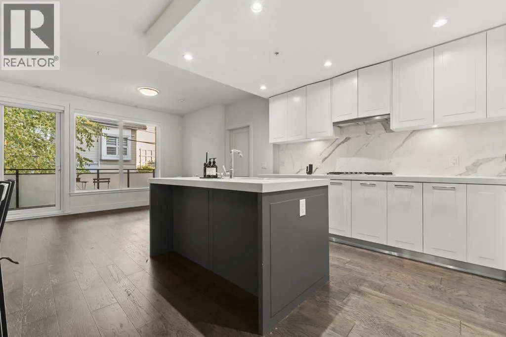 206 7878 GRANVILLE STREET