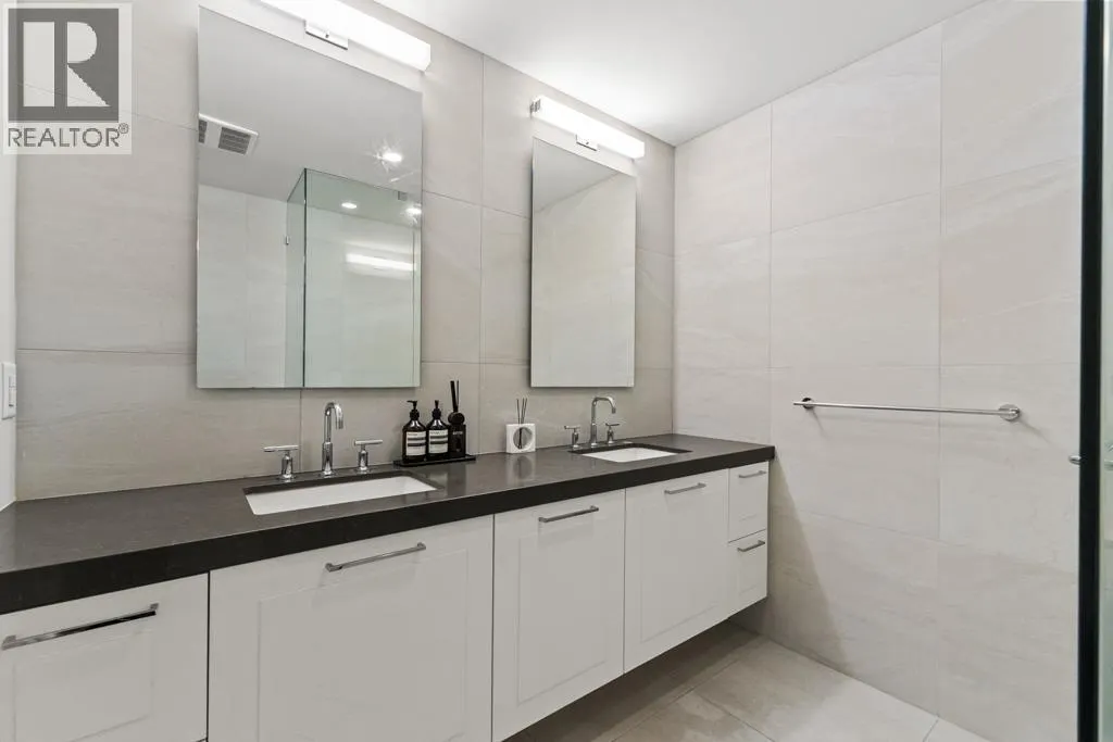 206 7878 GRANVILLE STREET