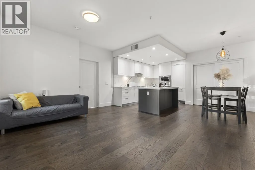 206 7878 GRANVILLE STREET