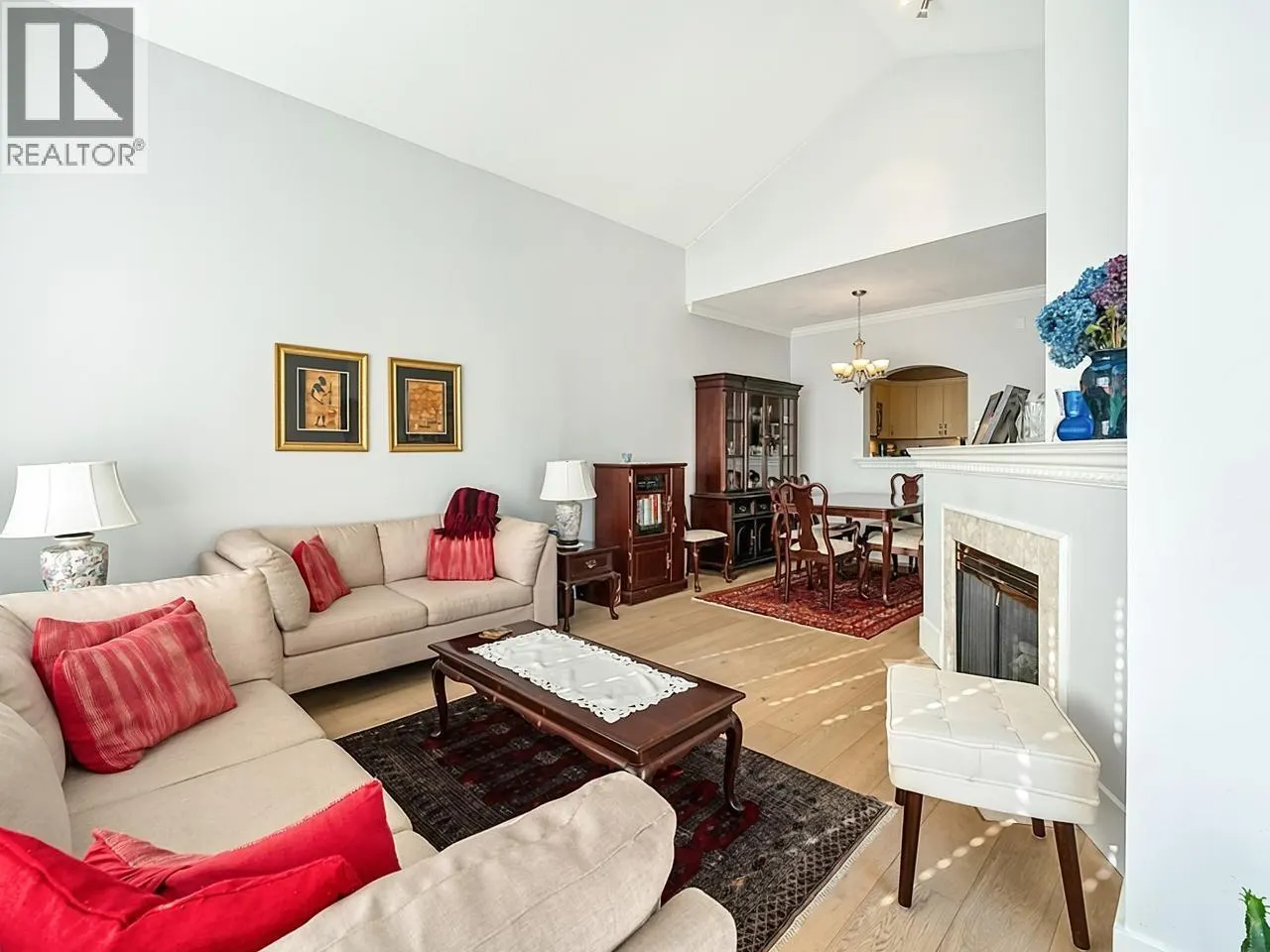 405 2985 PRINCESS CRESCENT