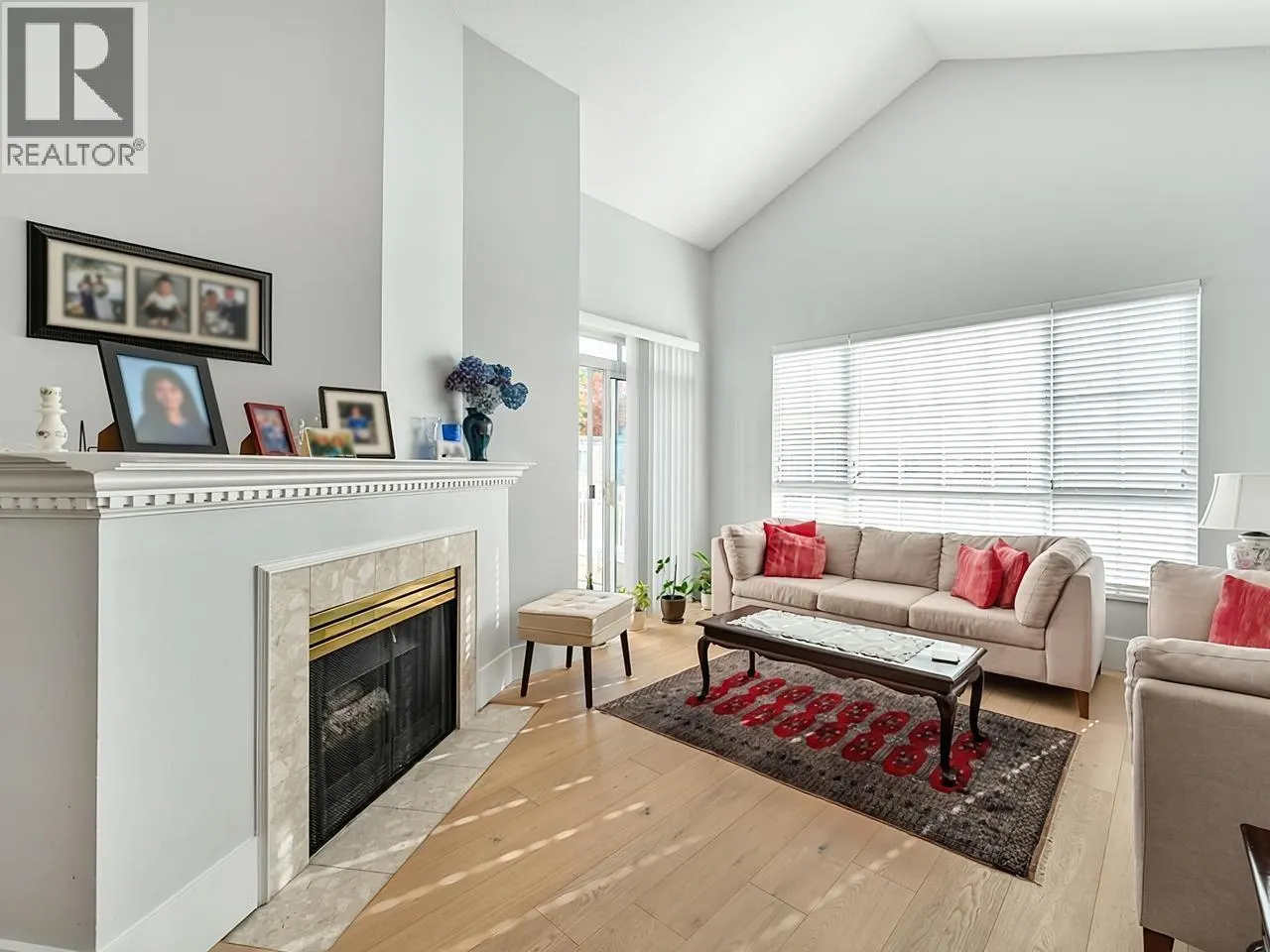 405 2985 PRINCESS CRESCENT