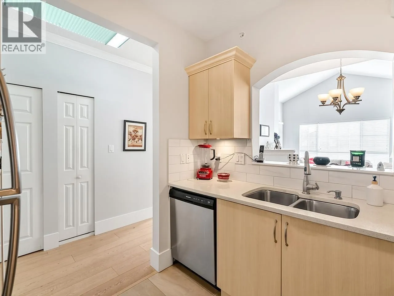 405 2985 PRINCESS CRESCENT