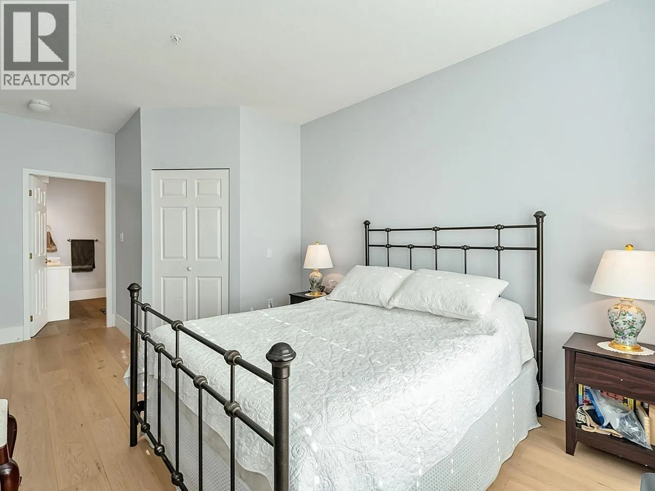 405 2985 PRINCESS CRESCENT