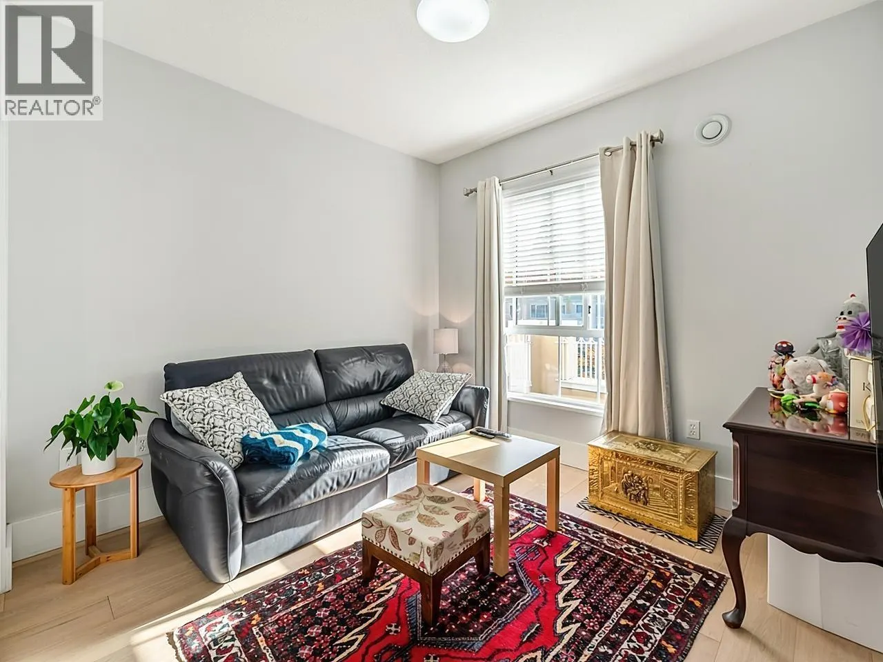 405 2985 PRINCESS CRESCENT