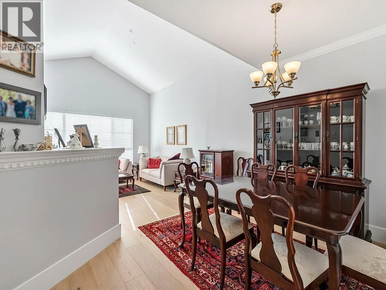 405 2985 PRINCESS CRESCENT