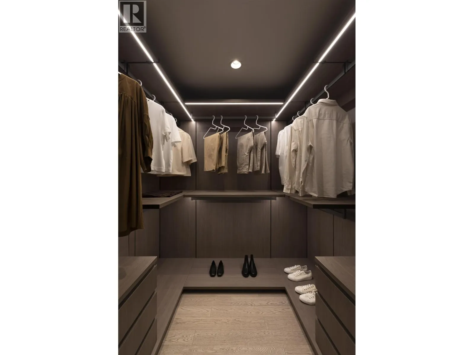 3301 1408 ROBSON STREET
