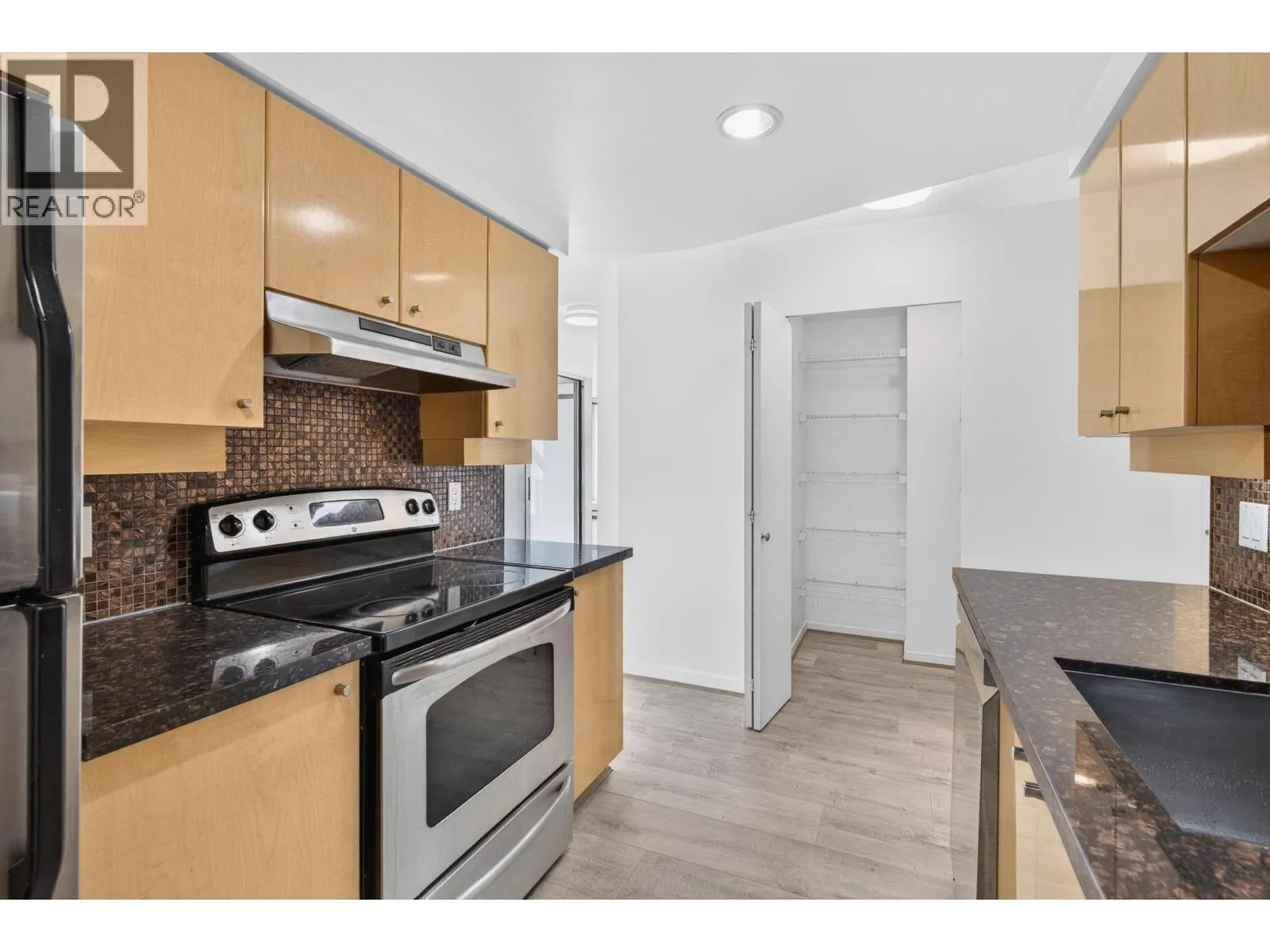 2006 1008 CAMBIE STREET