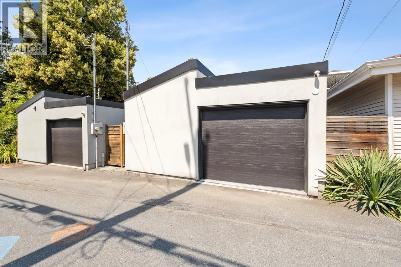 506 E 18TH AVENUE