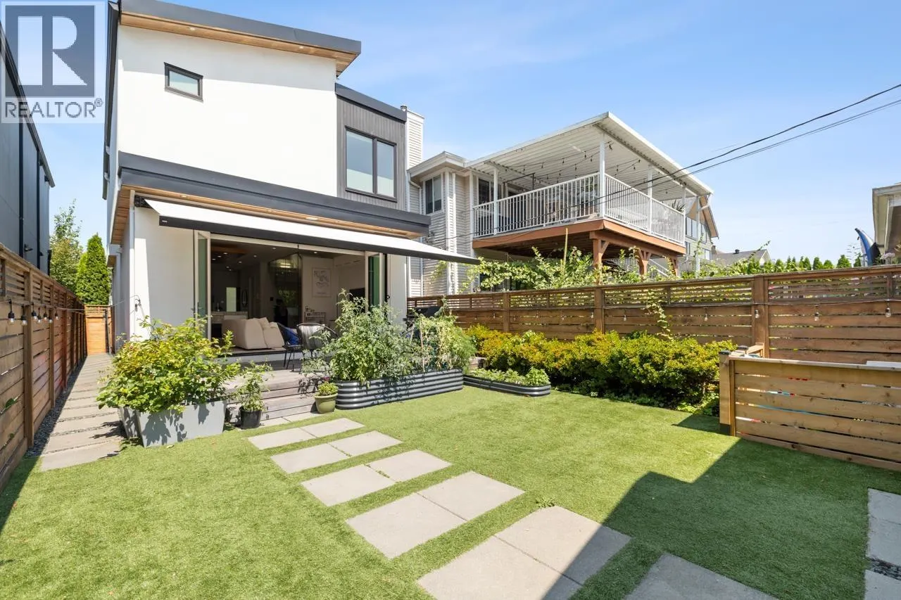 506 E 18TH AVENUE