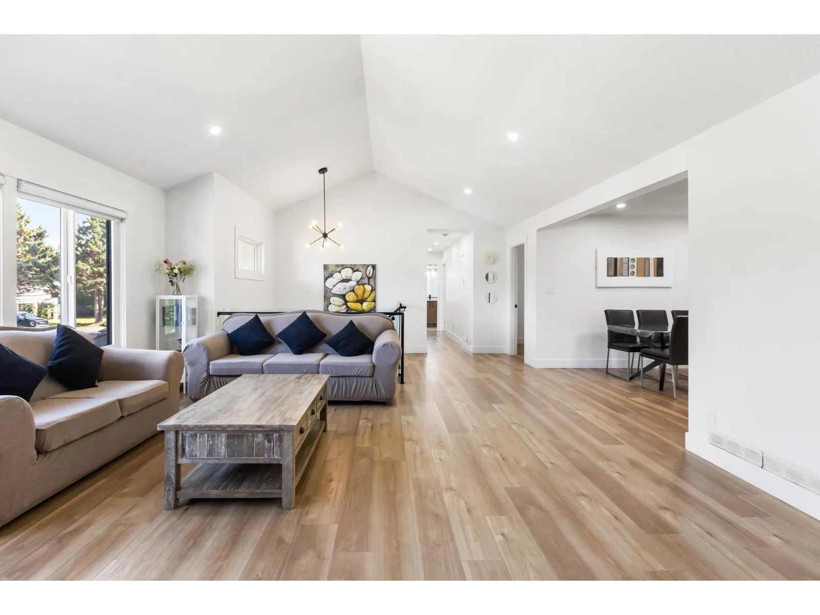 2935 CENTURY CRESCENT