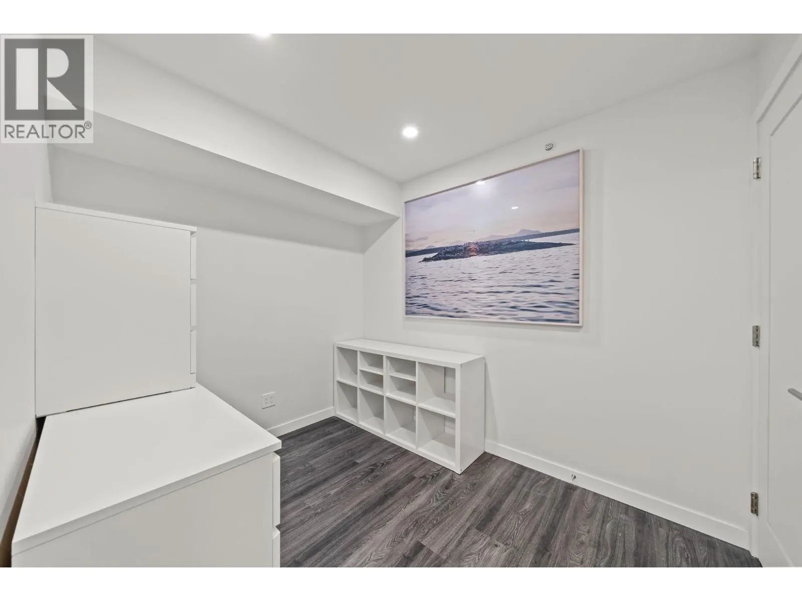1704 488 HELMCKEN STREET