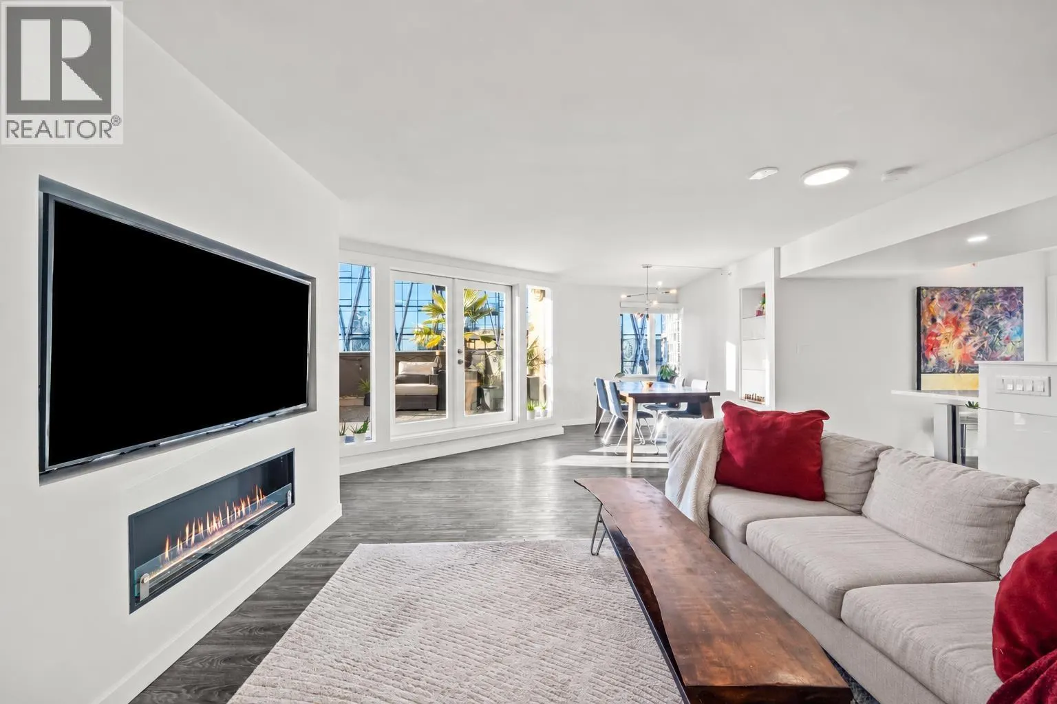 1704 488 HELMCKEN STREET