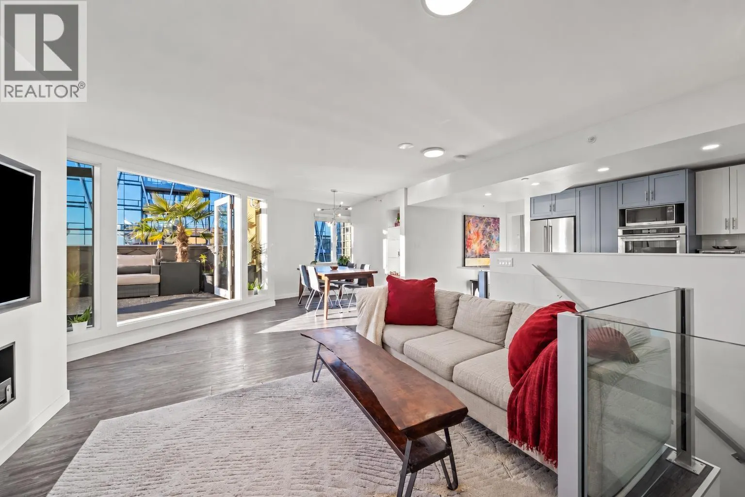 1704 488 HELMCKEN STREET