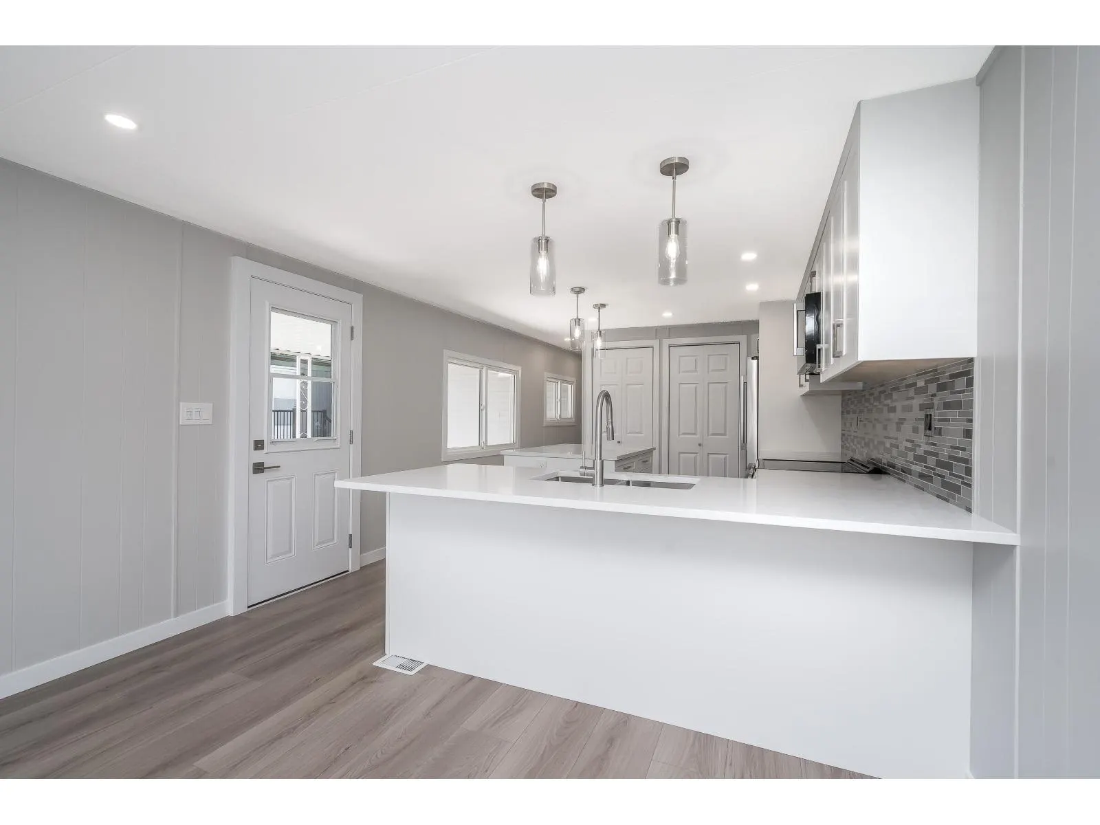 222 1840 160 STREET