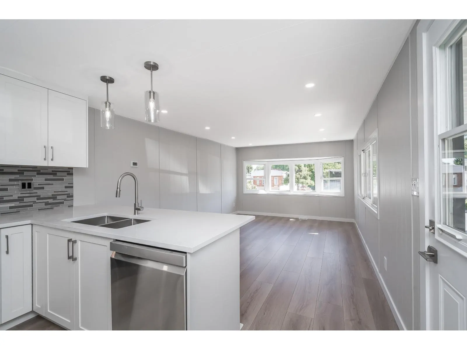 222 1840 160 STREET