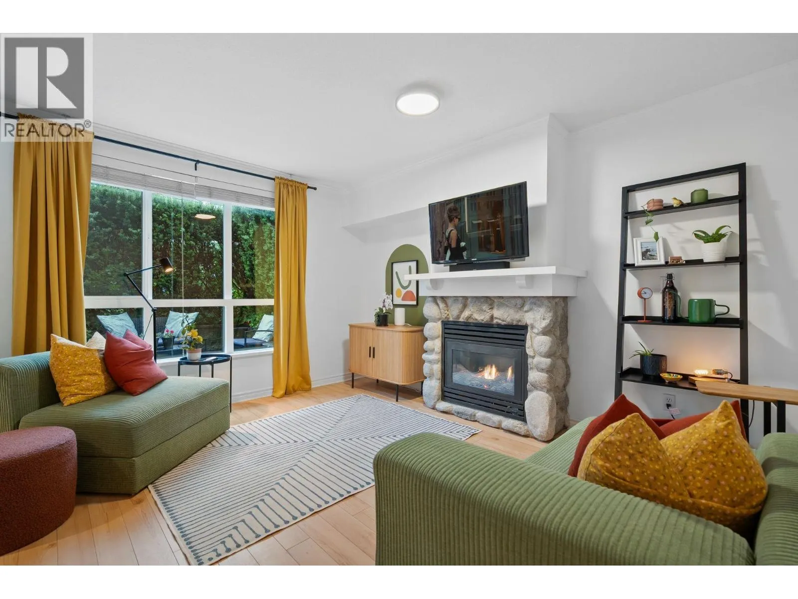 3 1005 LYNN VALLEY ROAD