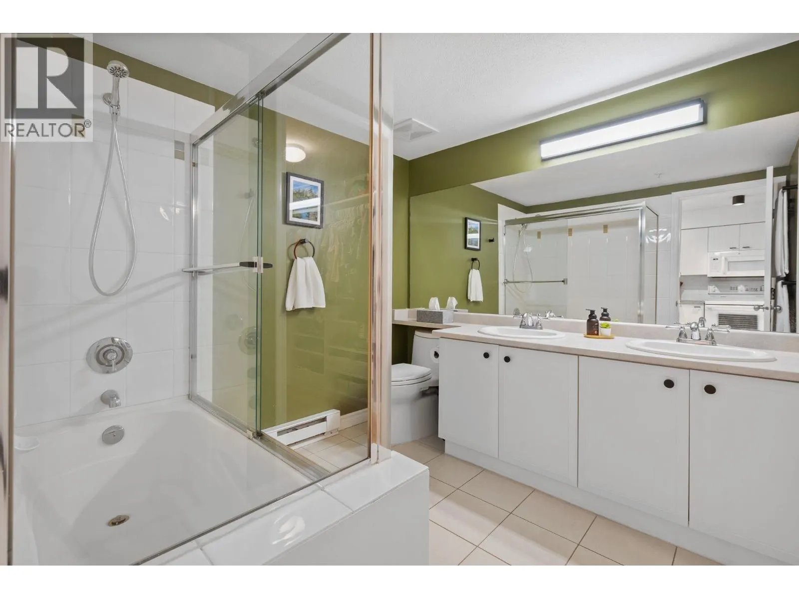 3 1005 LYNN VALLEY ROAD