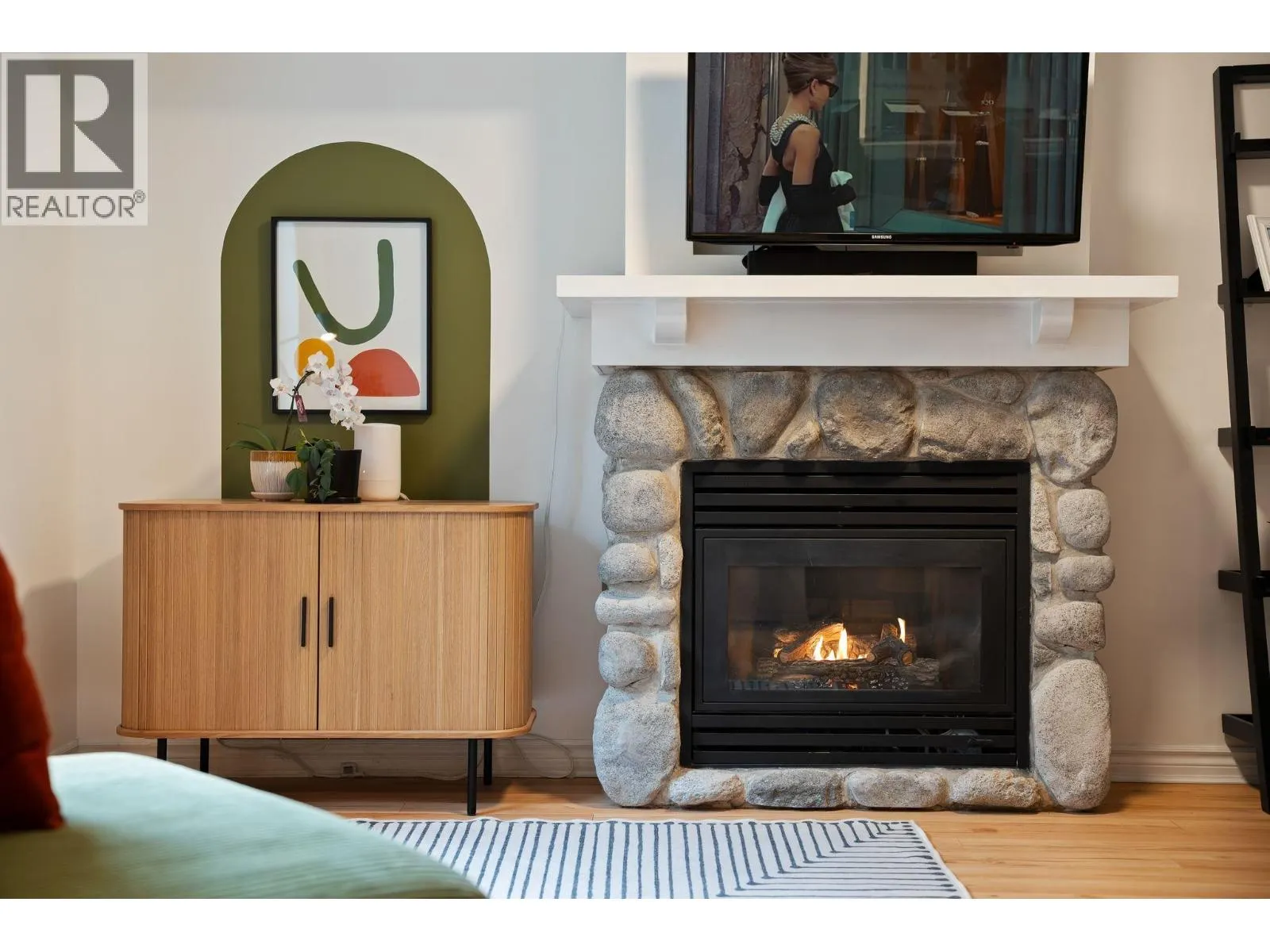 3 1005 LYNN VALLEY ROAD