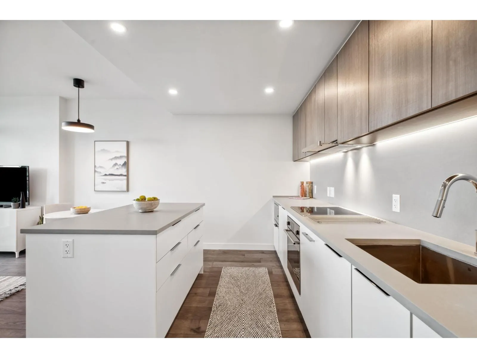 709 13318 104 AVENUE