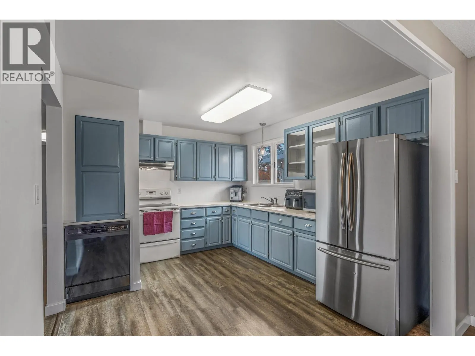 3351 HAMMOND AVENUE