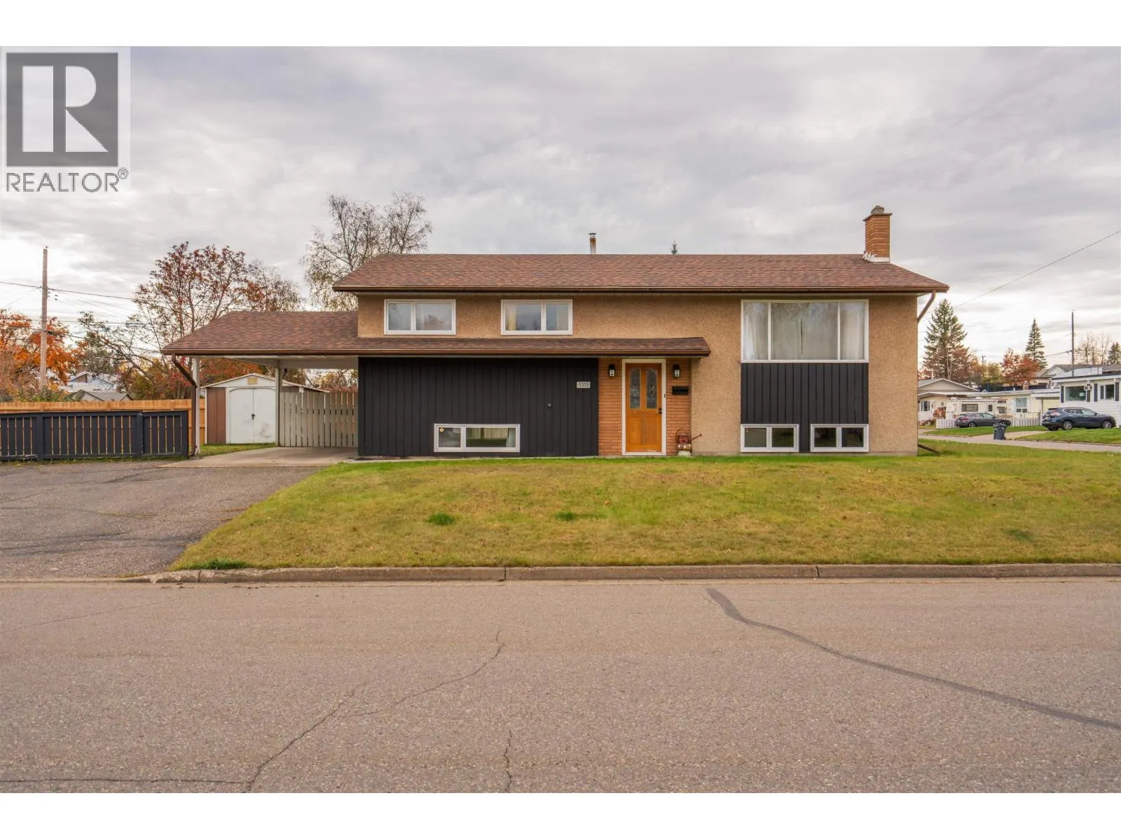3351 HAMMOND AVENUE
