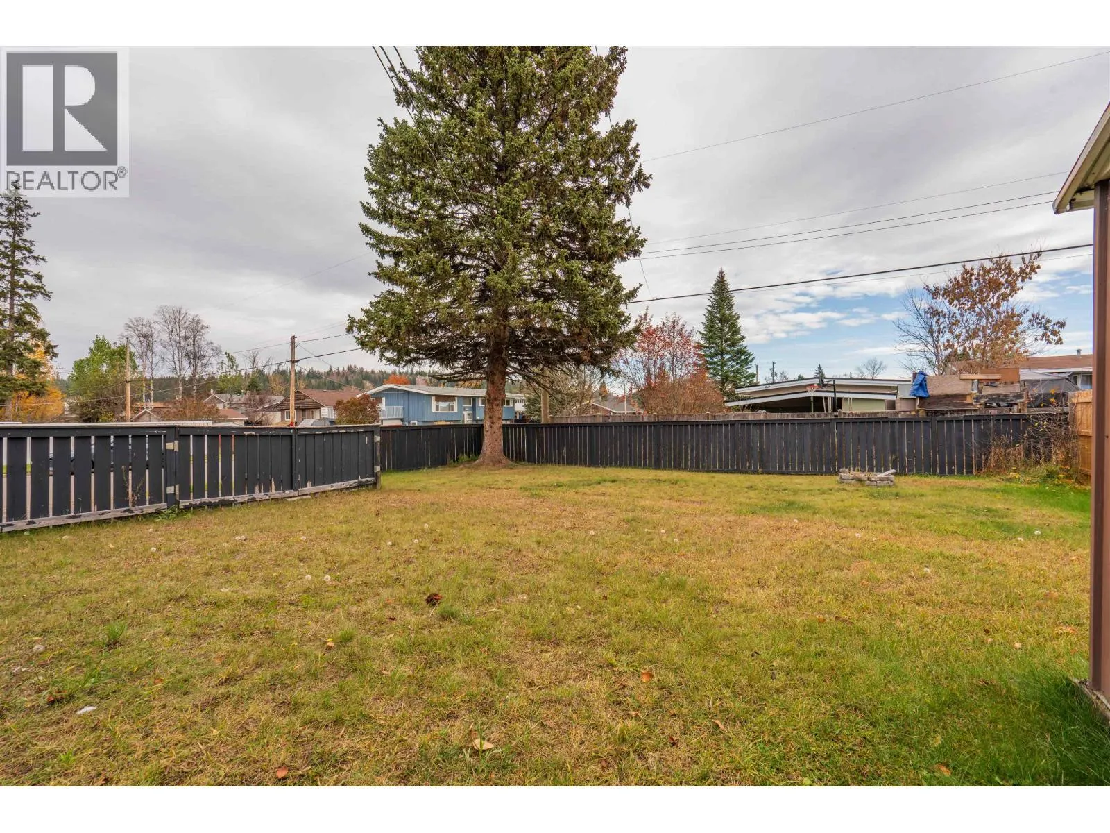 3351 HAMMOND AVENUE