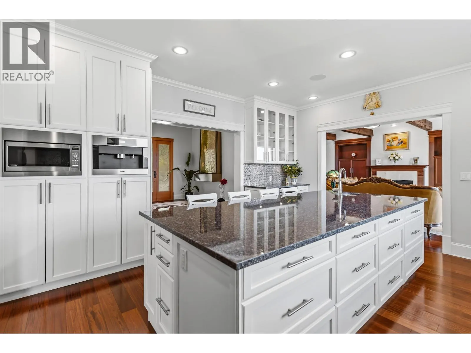 1128 TWIN ISLE DRIVE
