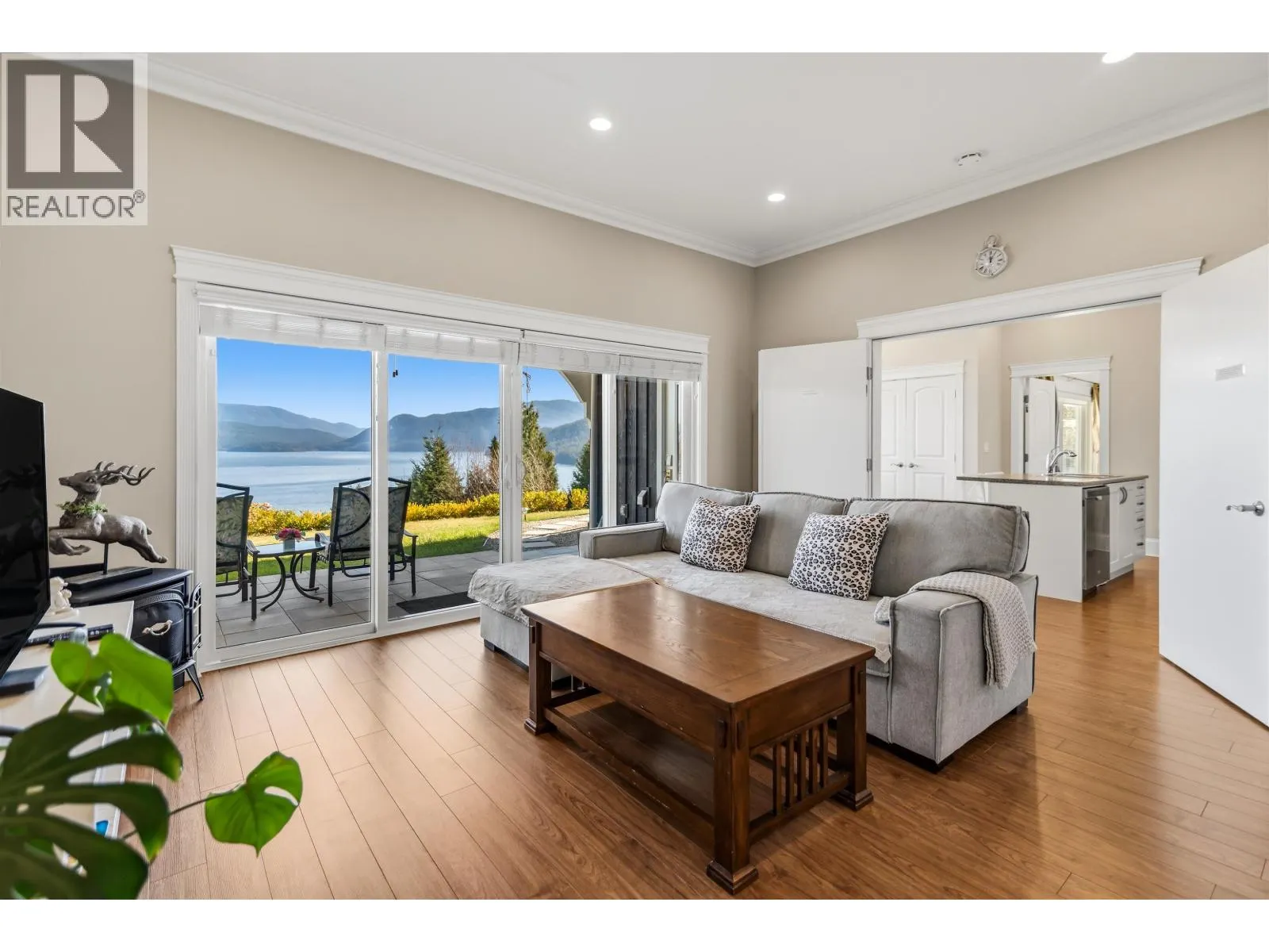 1128 TWIN ISLE DRIVE