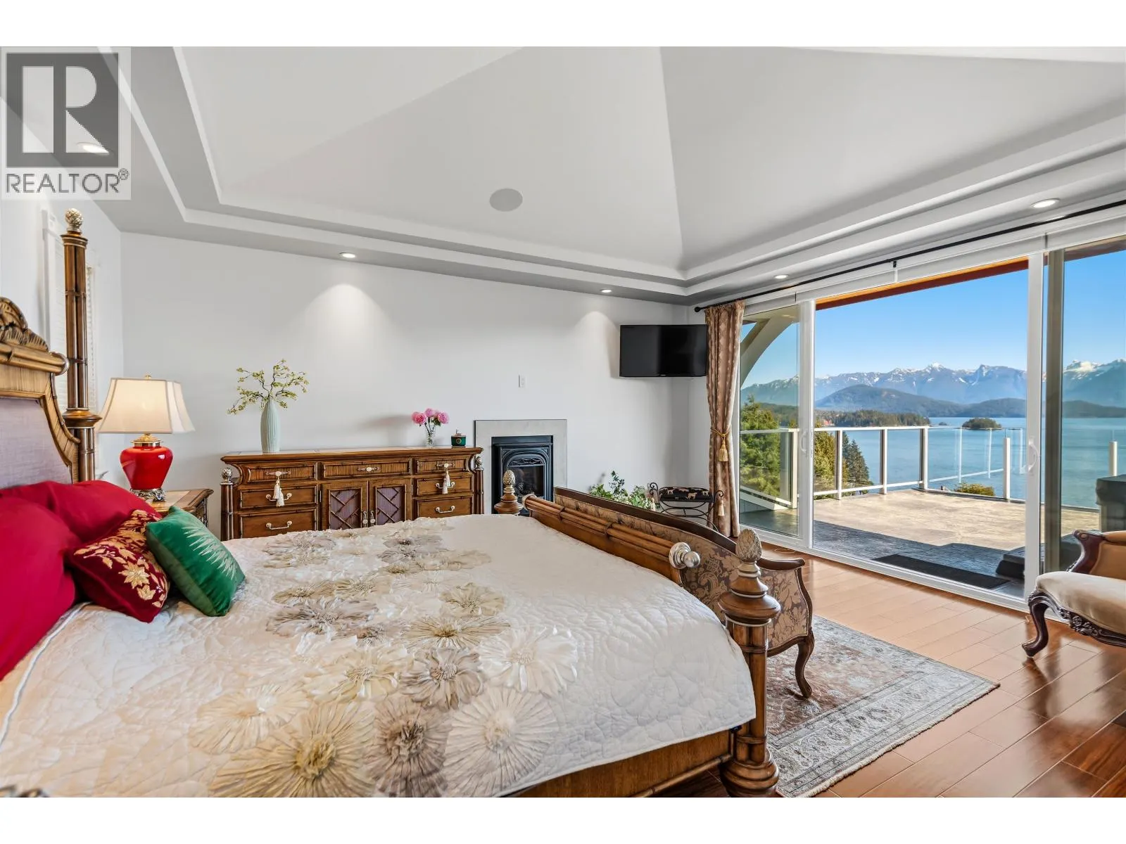 1128 TWIN ISLE DRIVE
