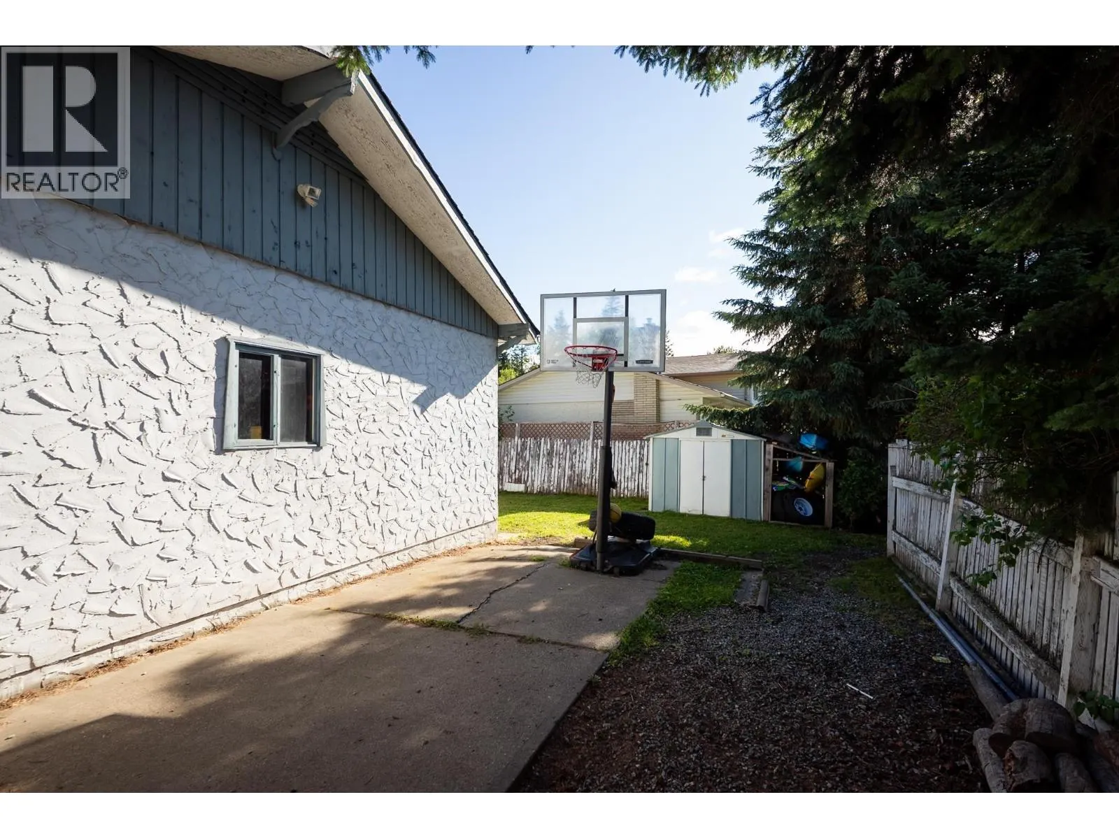 5590 SIMON FRASER AVENUE