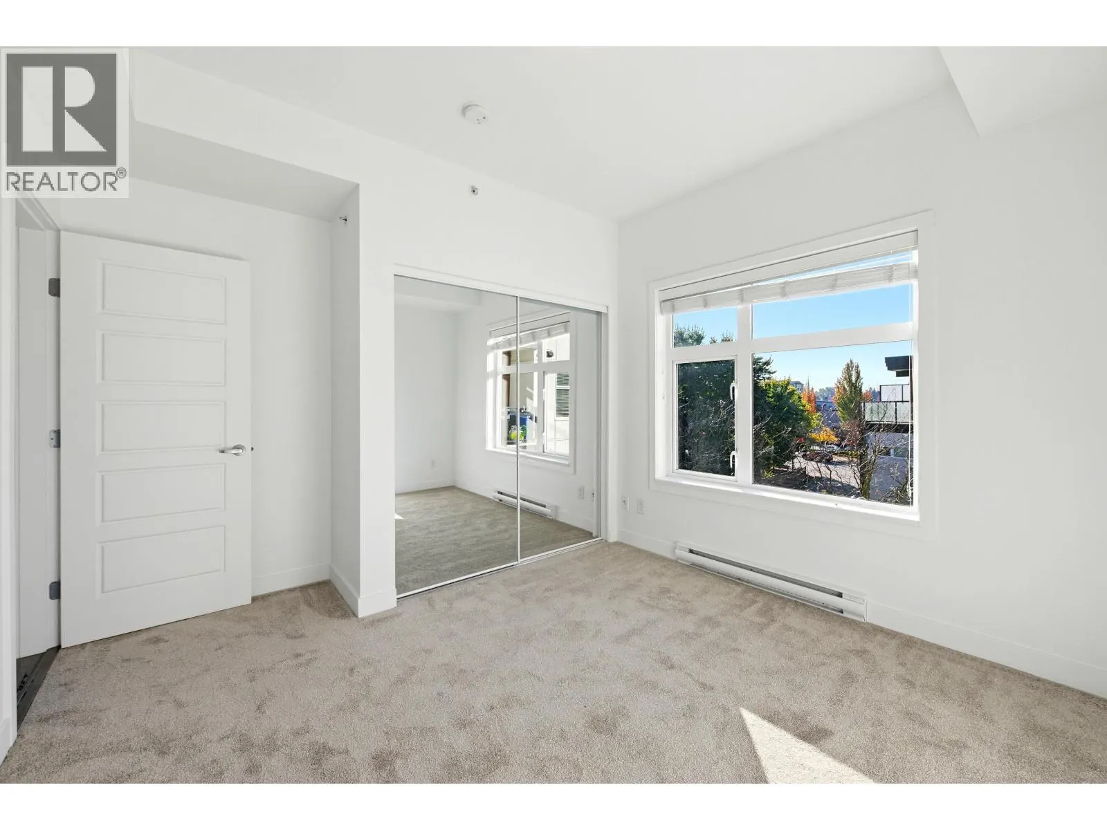 416 12070 227 STREET
