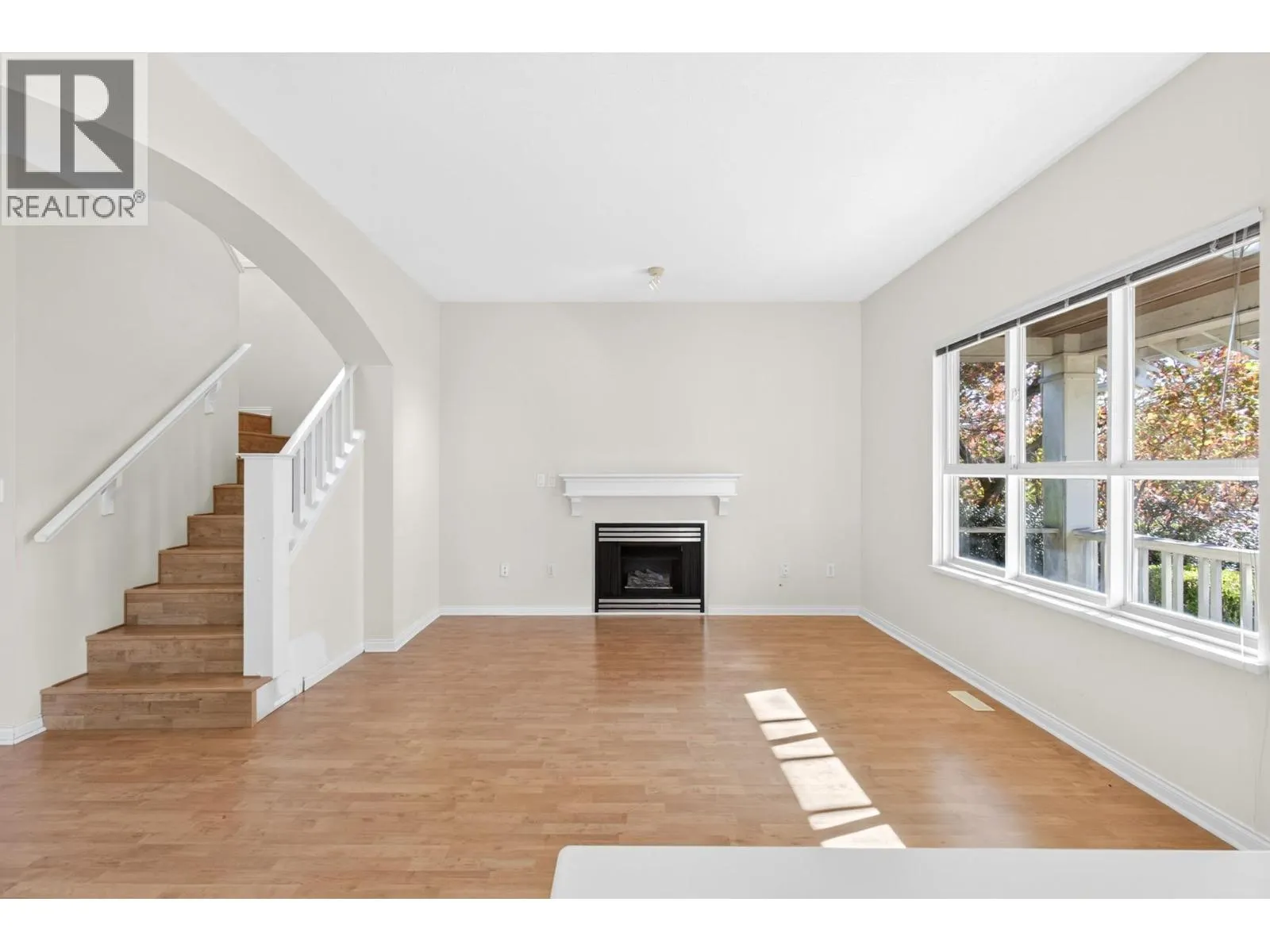 111 FOUNDRY ROW