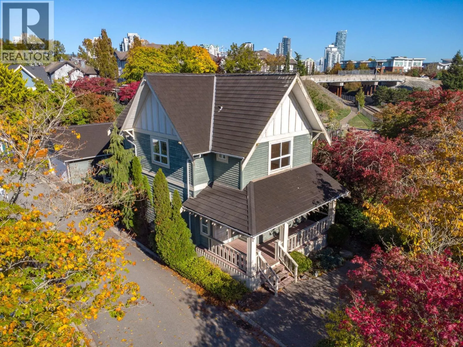 111 FOUNDRY ROW